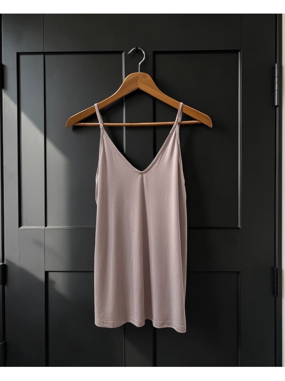 Women's V-Neck Spaghetti Strap Camisole Tank Top - Mauve Soft Pink! Medium!